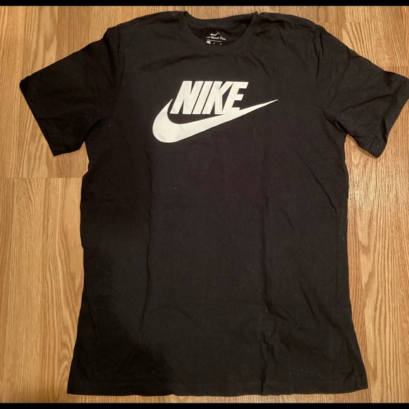 Nike black tshirt short sleeve - Picture 1 of 3